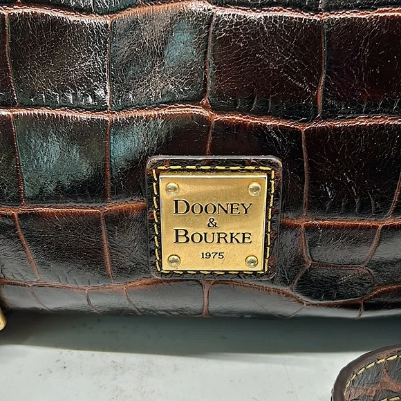 Dooney & Bourke Dark Brown Crocodile Print Leather Satchel Purse Bag 🌸🌸 - Picture 3 of 10